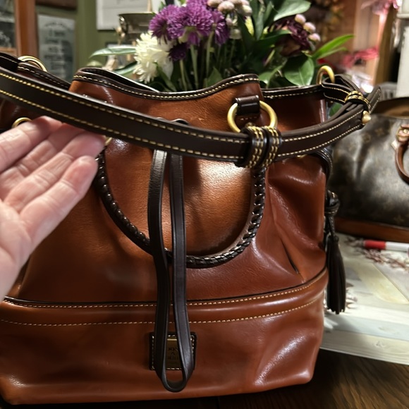 D&B purse in wonderful condition. - Picture 1 of 13